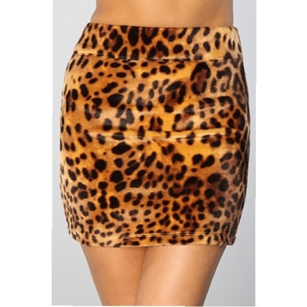 SOFT☁️Joyrich Leopard Spot Skirt